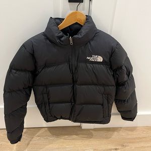 Black north face puffer 700